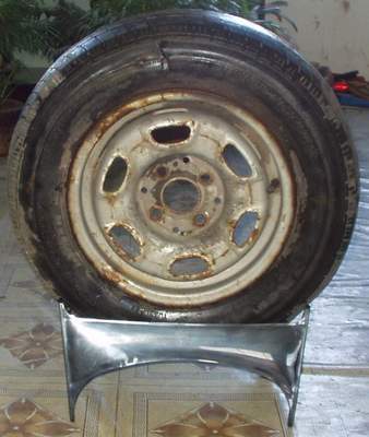 慈溪市建业机械 专业供应汽车配件之轮胎架